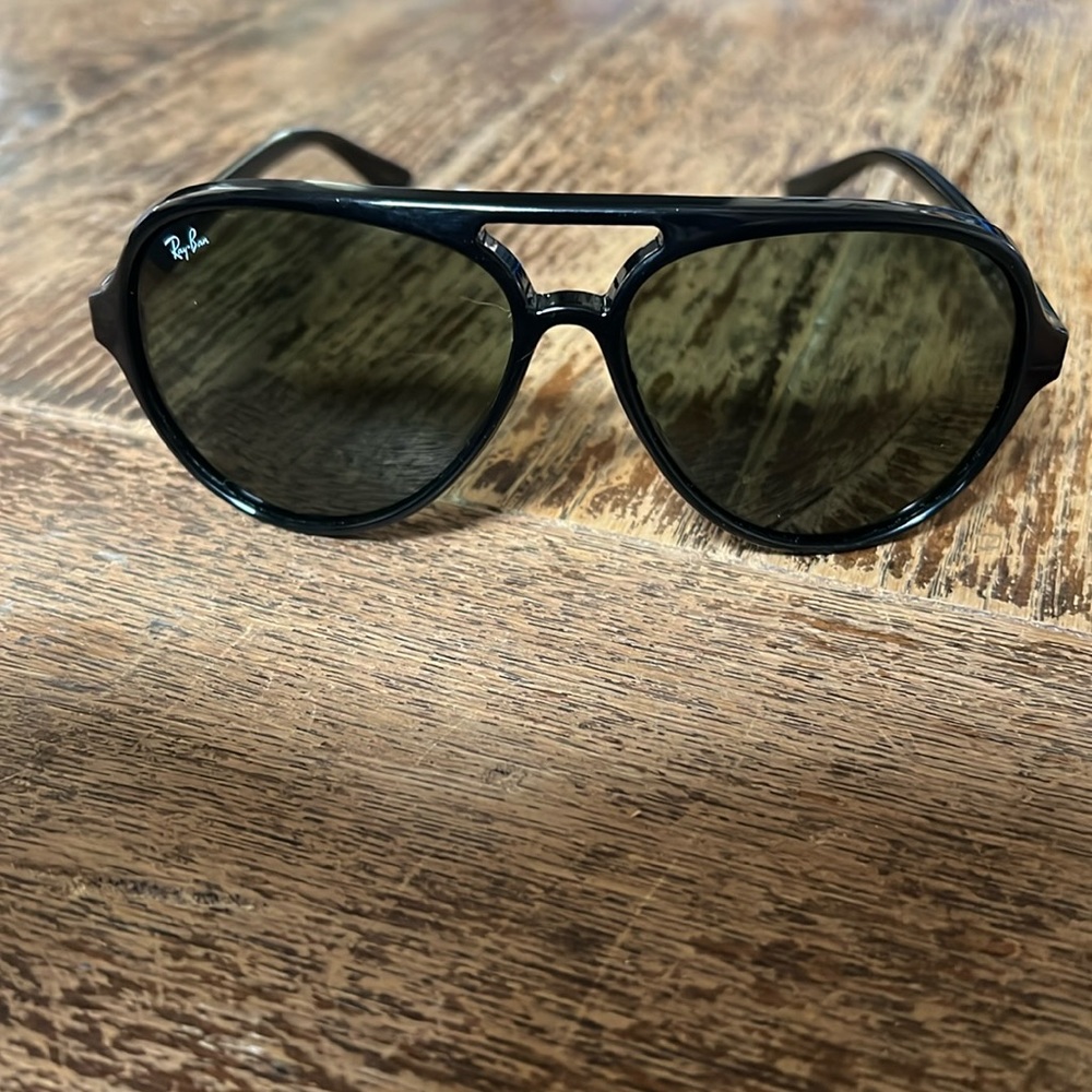 RayBan sunglasses RB4125